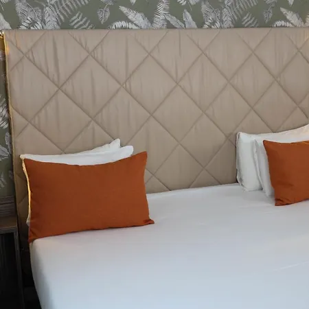 Continental Hotel 3*