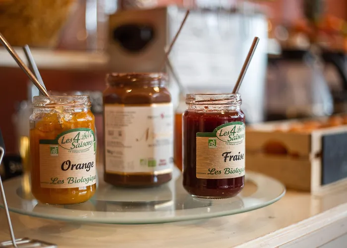 Continental מלון