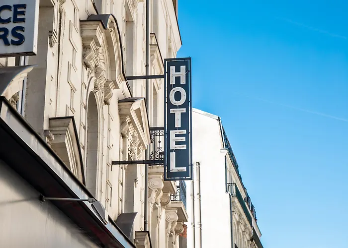 Continental מלון 3*