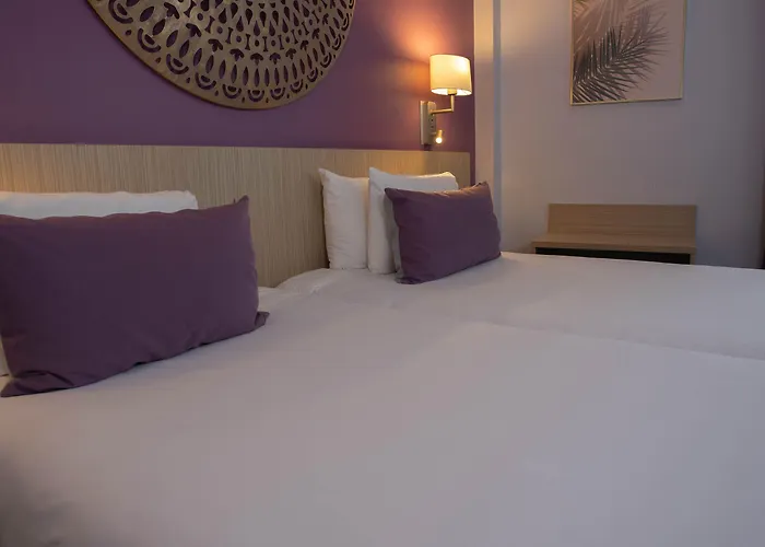 מלון Continental 3*